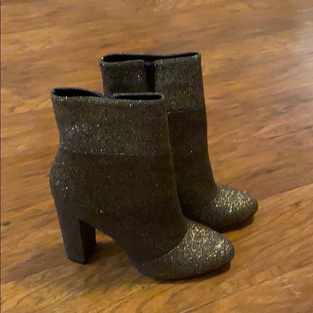 Bcbg generation black/gold sparkle booties